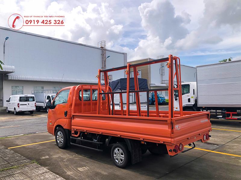 Xe tải K200 thùng lửng chở kính tại Hải Phòng
