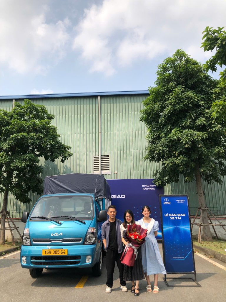 Xe tải Thaco Kia K200 thùng mui bạt màu xanh dương tại Hải Phòng
