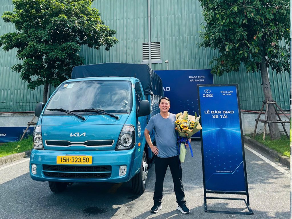 Xe tải Kia K250 thùng mui bạt màu xanh tại Hải Phòng