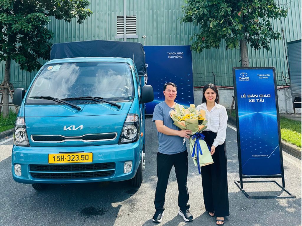 Xe tải Thaco Kia K250 thùng mui bạt màu xanh dương tại Hải Phòng